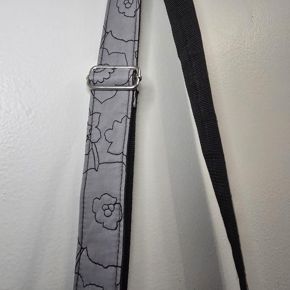 Thirty-One Quilted Crossbody Poppy Floral Shoulder Bag Gray Black Monogram A - Picture 4 of 11